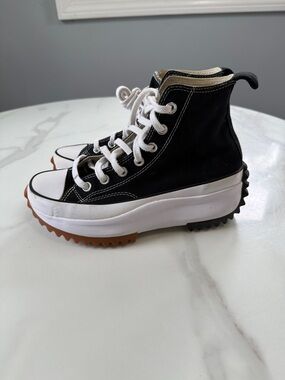 Converse  unisex Black High-Top Platform Sneakers with Two-Tone Lug Sole